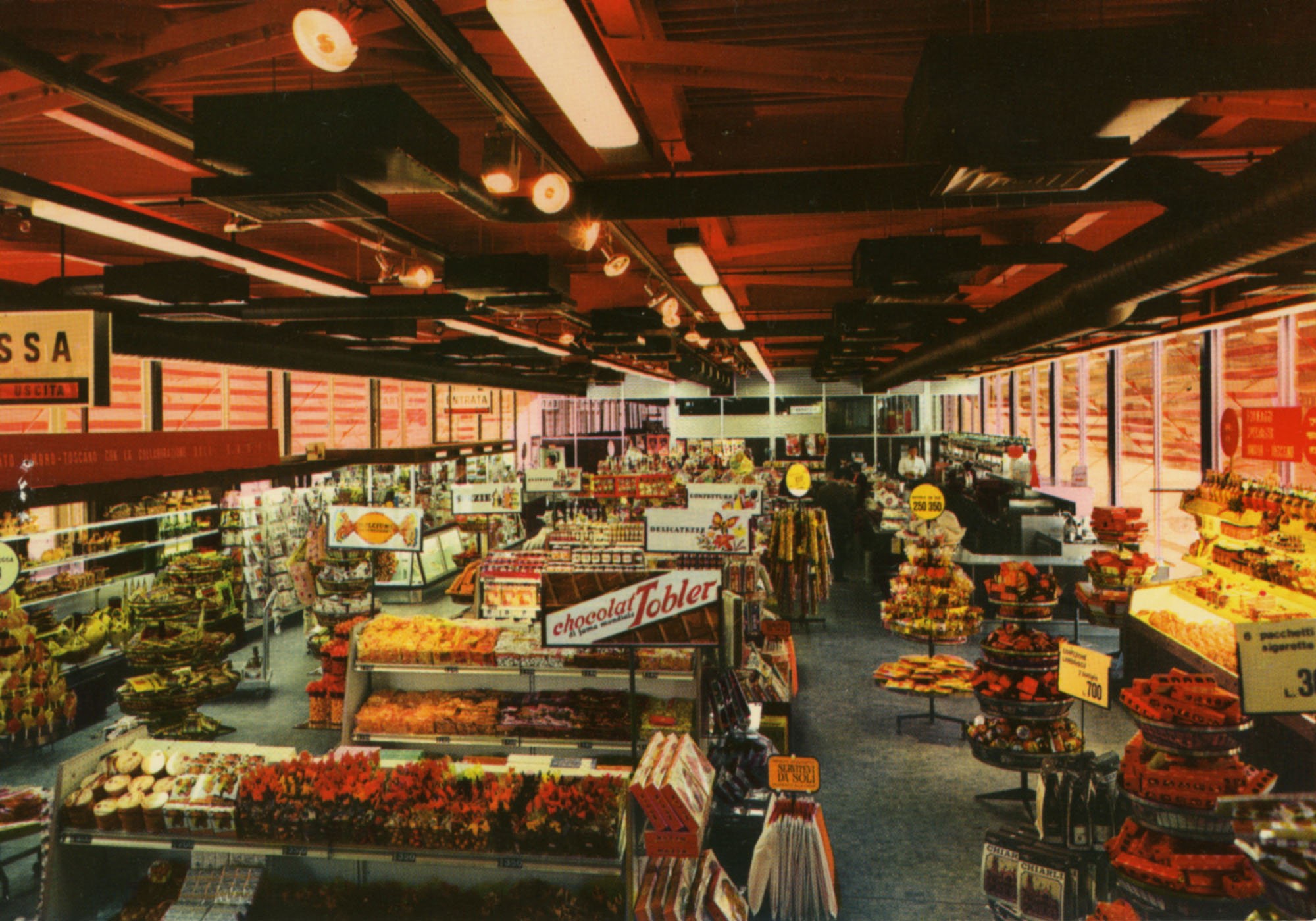 Interno dell'Autogrill di Montepulciano