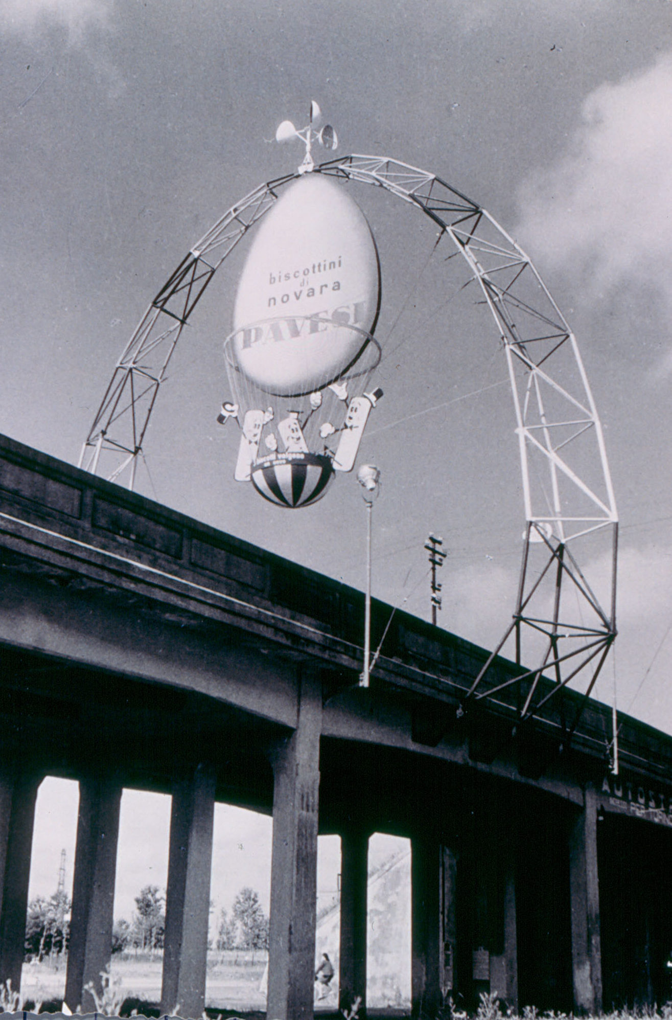 Advertising structure on the Turin-Milan highway in the surroundings of Novara Service Station