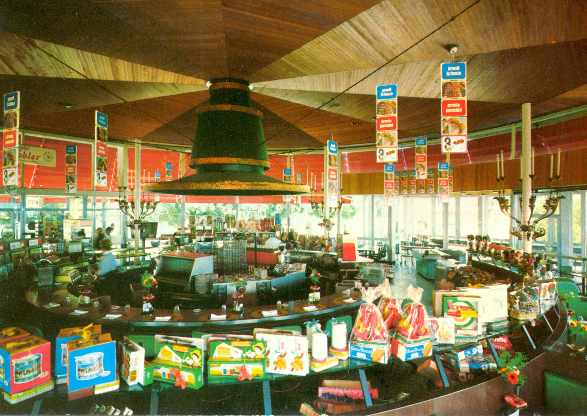 Varazze Service Station, inside