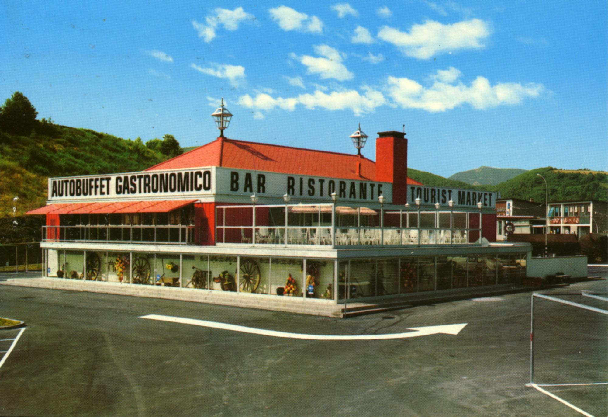 Pavesi Service Station postcard - Aglio