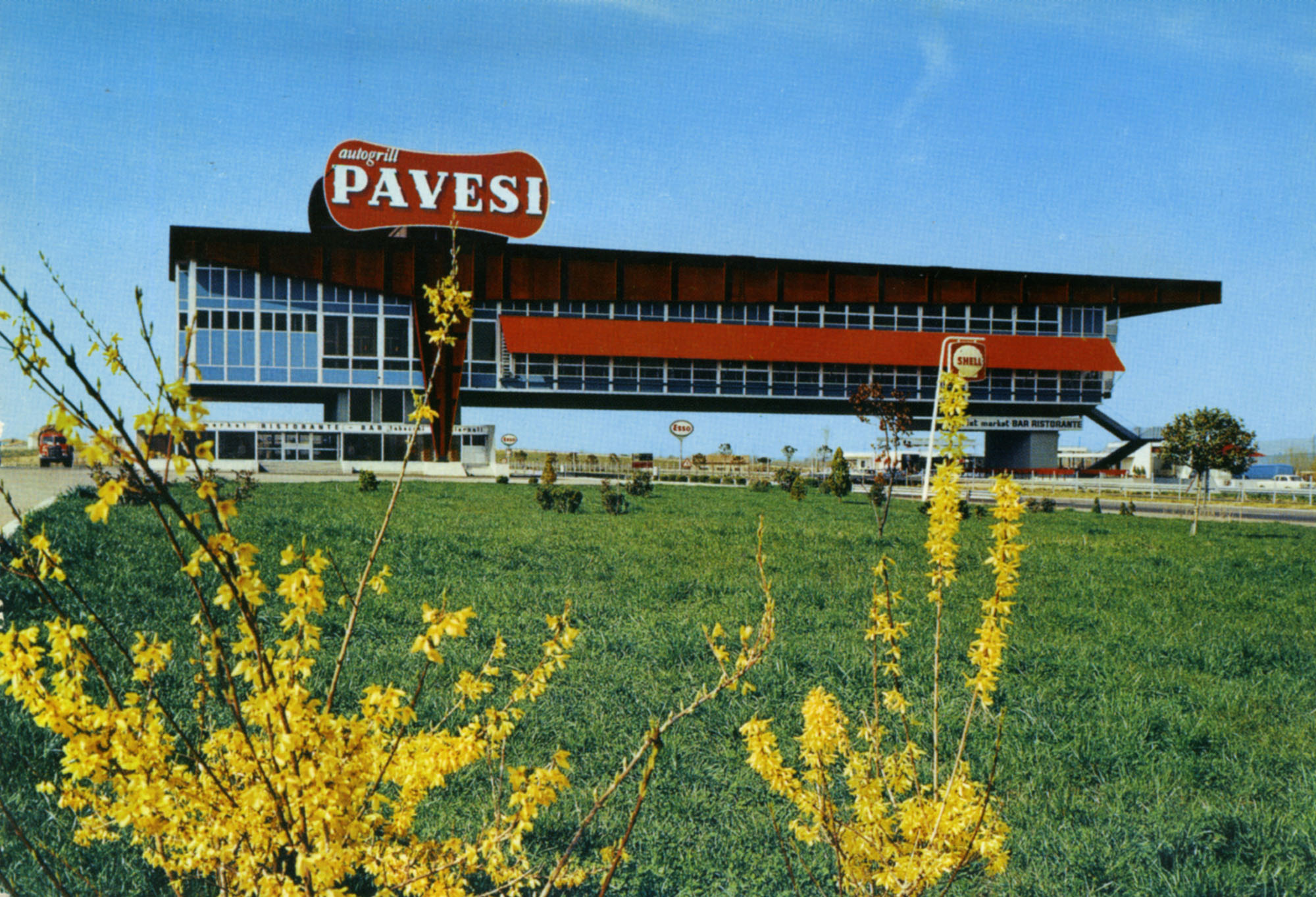 Pavesi Service Station postcard - Montepulciano