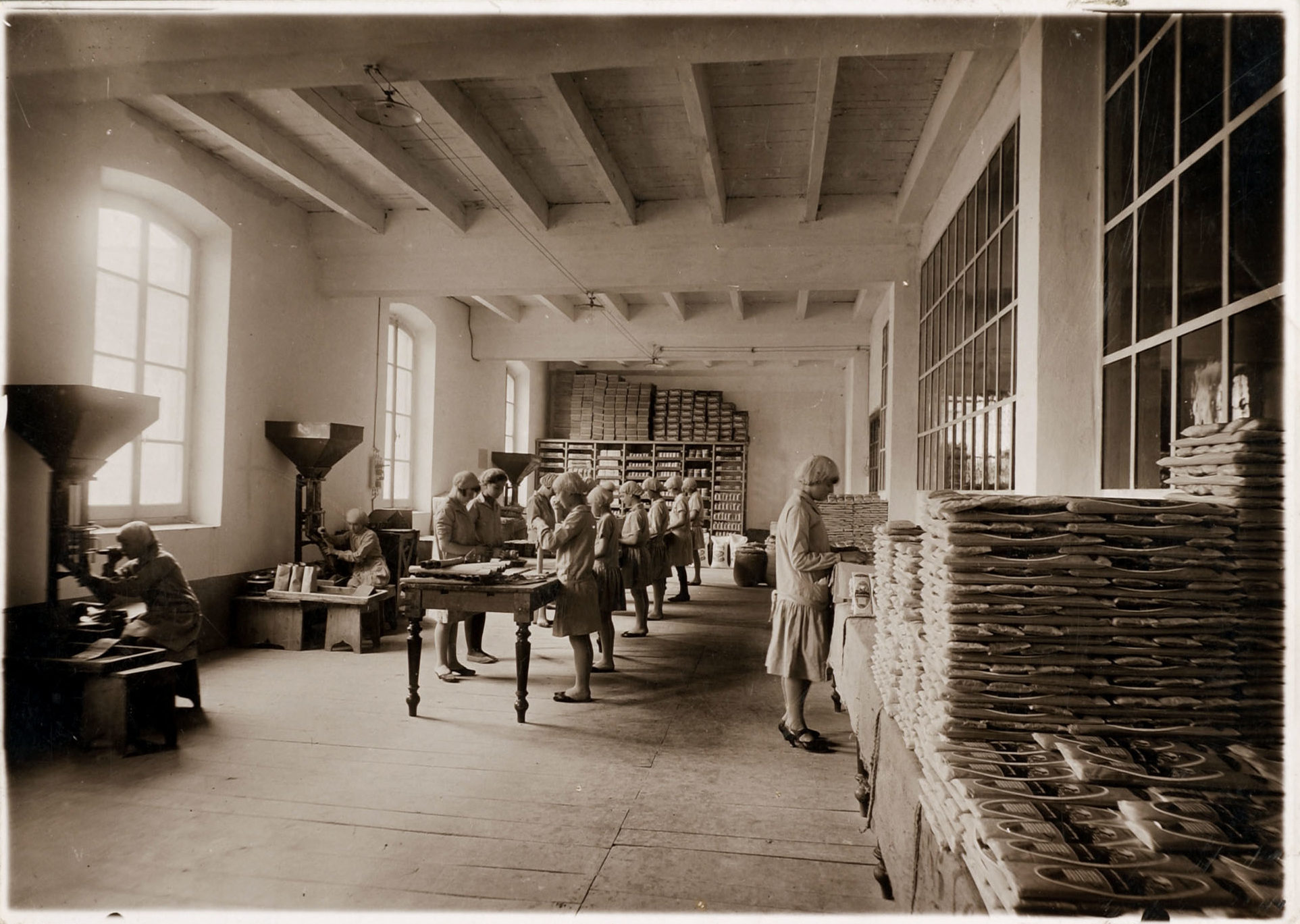 1936 - The packaging area of the Barilla Pasta Plant