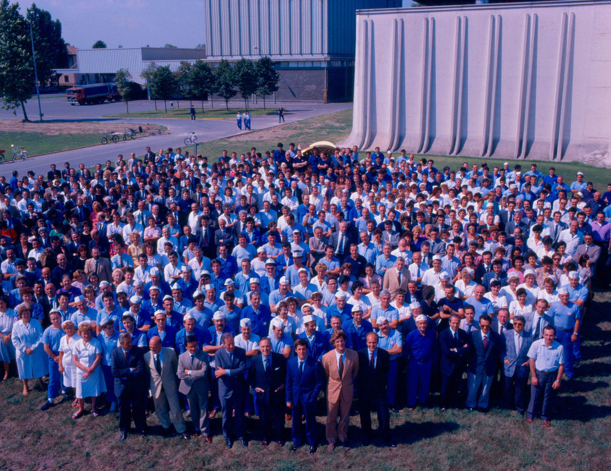 1990 - Pietro Barilla with Pedrigano Plant Employees in 1990