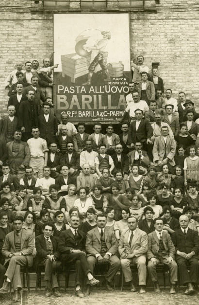 00 Foto Di Gruppo Delle Maestranze Barilla 1921 Copia