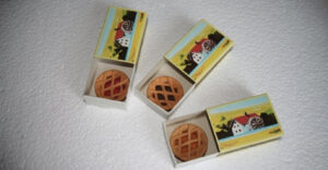 On the Blog delle Sorpresine, the initiative "Vote for the Surprise of the Heart" sees the Tart-shaped eraser win.